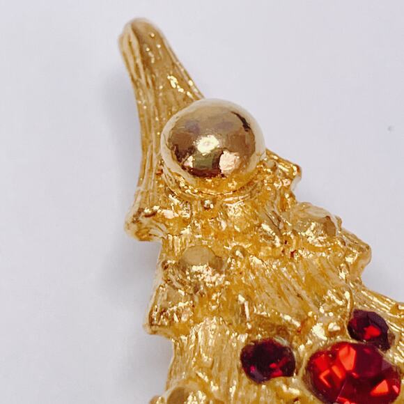 Signed Disney Christmas Tree Brooch Gold Tone Red Rhinestones Hidden Mickey VTG - Picture 4 of 12